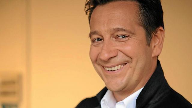 Le Maire Du Havre Demissionne Apres La Diffusion De Photos De Lui Nu Le Nouveau Spectacle De Robert Hossein Dans La Voix De Laurentgerra A 8h45 Dans Rtlmatin Http Rtl Fr Direct Pic Twitter Com Hkioe61ur6