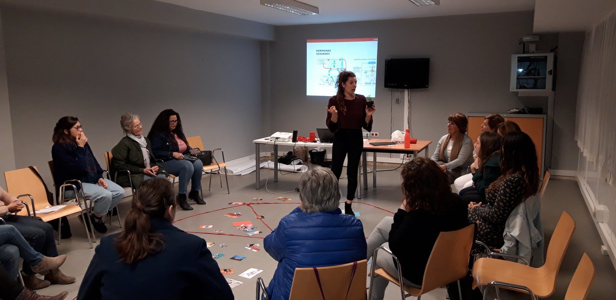 cimestepa's tweet photo. Imágenes del taller de "Ciclicidad Menstrual" organizado por el CIM e impartido por Carmen Borrego Castellano. Espacio necesario para reflexionar sobre nuestros procesos de vida. @culturaEStepa @IAMJunta https://t.co/0TZIhOZRIP
