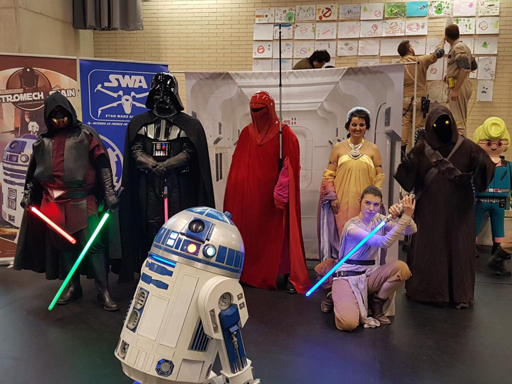 astromechspain's tweet image. Este fin de semana hemos estado en Retroweekend Alcoi junto con @SWAlicante pasando un día estupendo y haciendo disfrutar a todos los que se acercaron a conocer a R2D2. #retroweekend #alcoi #astromechspain #r2builderes