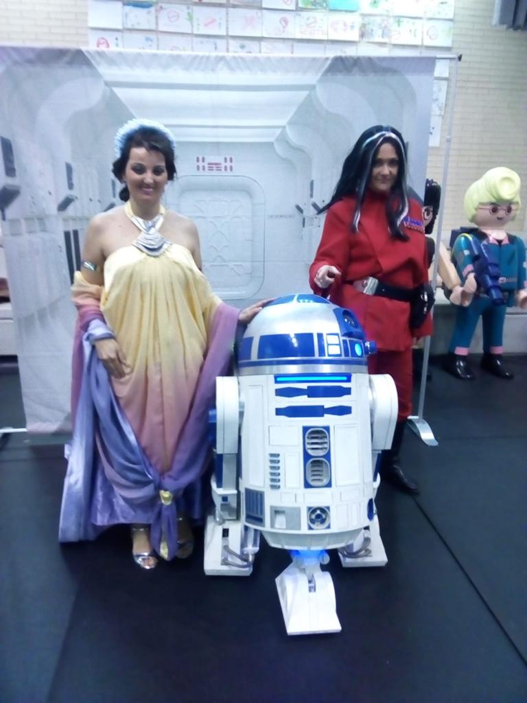 astromechspain's tweet image. Este fin de semana hemos estado en Retroweekend Alcoi junto con @SWAlicante pasando un día estupendo y haciendo disfrutar a todos los que se acercaron a conocer a R2D2. #retroweekend #alcoi #astromechspain #r2builderes