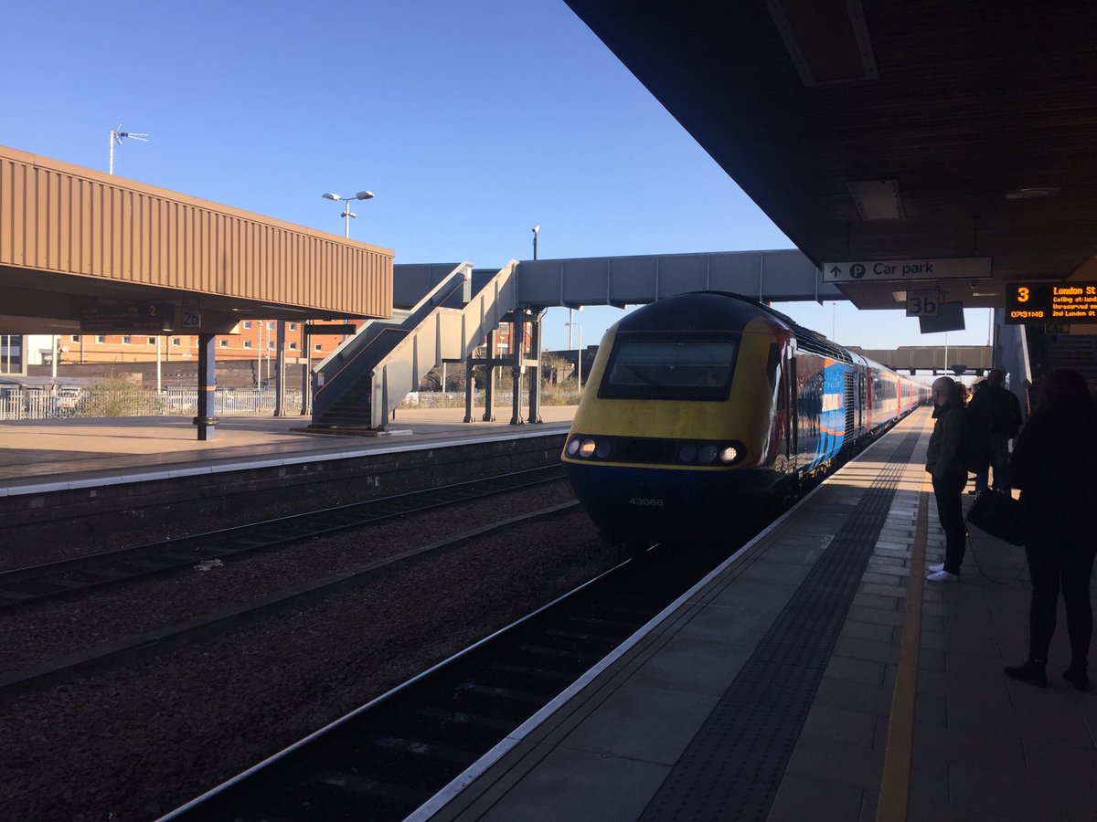 adele_browne's tweet photo. Gorgeous morning for a journey @wonkhe #secretlifeofstudents https://t.co/Rr5joba2yW
