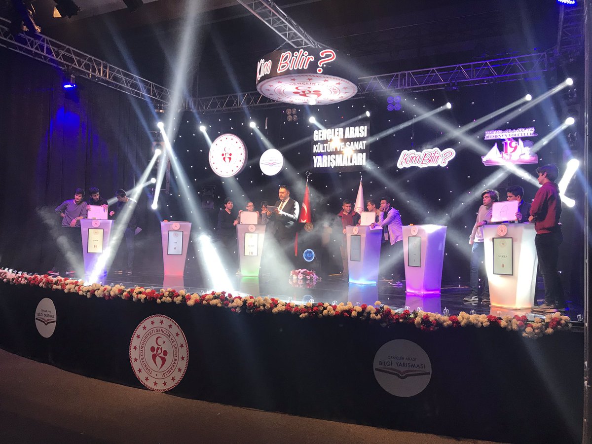 GSB_DenizliGM's tweet photo. Gençler arası kültür ve sanat yarışmaları "Ege bölge finali" ilimizde Merkezefendi kültür merkezinde "Kim Bilir" bilgi yarışması ile başladı. https://t.co/FwlVGHQQtN