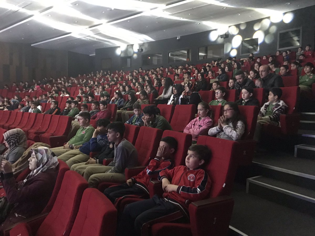 GSB_DenizliGM's tweet photo. Gençler arası kültür ve sanat yarışmaları "Ege bölge finali" ilimizde Merkezefendi kültür merkezinde "Kim Bilir" bilgi yarışması ile başladı. https://t.co/FwlVGHQQtN