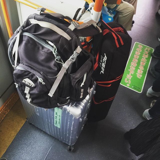 MHolmesPhoto's tweet photo. After a day of studio shooting, being able to go hands free on the bus is a lucky break.
#luckythebusisnttoocrowded 
_____
#tokyophotographer #handsfree #studiogear #3bags #tokyo #東京 #カメラマン #luckybreak #michaelholmesphoto https://t.co/5ZShGCqRbB https://t.co/XwWCu4qZHE