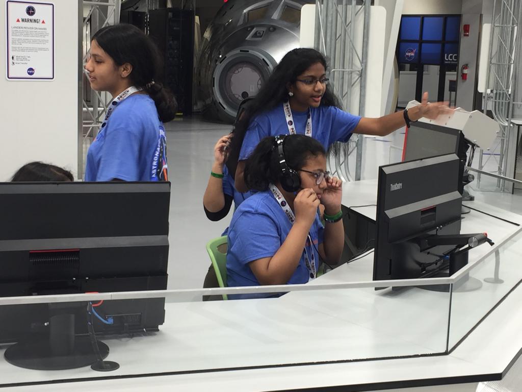ExplorarsUAE's tweet photo. Say hi to our space explorars at @NASAKennedy Space Center participating in the @atxtraining and meeting an actual @NASA astronaut ! 😁 Exciting, fun and what an educational experience it has been, in their own words ✅
#STEM @ExplorarsUAE https://t.co/JCoP3fI8ft