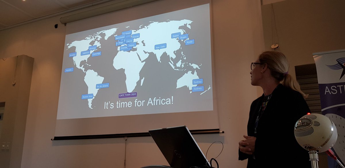 govender's tweet photo. The #AstronomyinAfrica meeting is underway. @AstronoVee talking now about @astronomy2024CT. What a vibe! #ItsTimeForAfrica Listen in online on Zoom: https://t.co/fKiy0J0L8d https://t.co/hEtE4Y1J8T