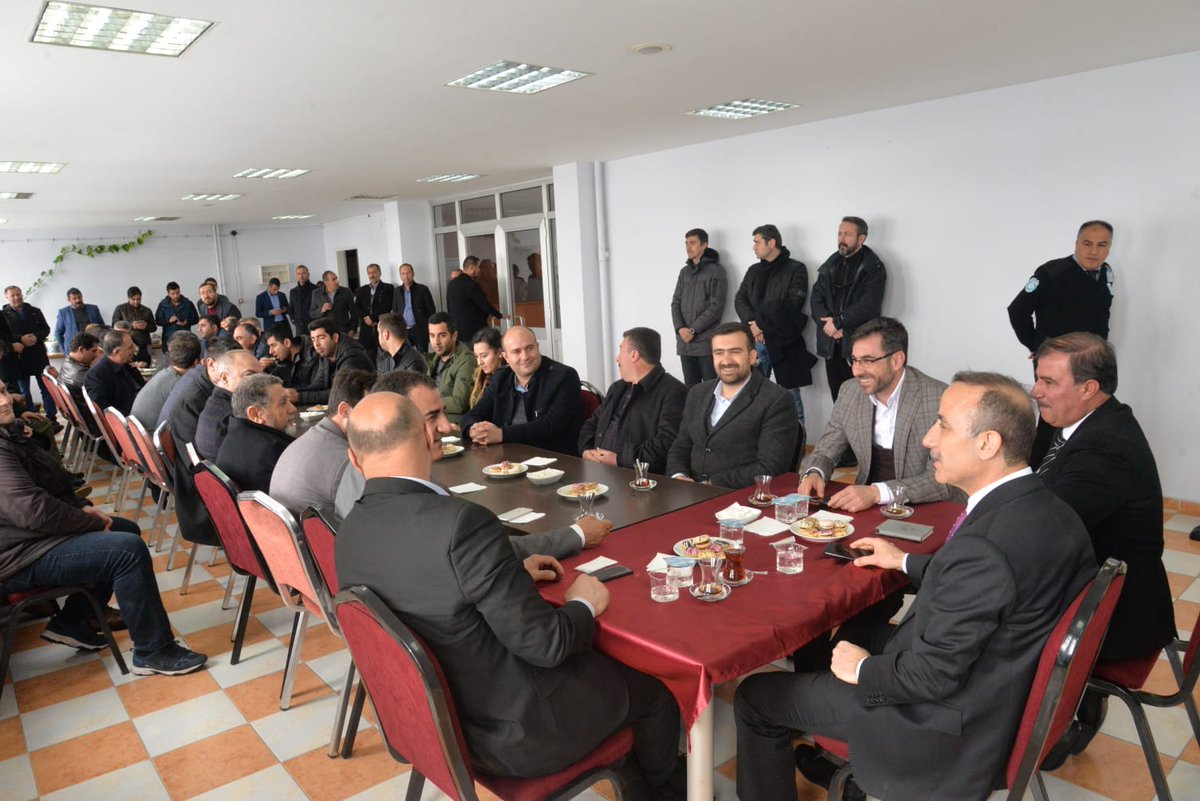 Devlet Su İşleri'nin kıymetli çalışanları ile bir araya gelerek Bitlis'imiz için hazırladığımız projelerimizi konuştuk, hasbihal ettik.
