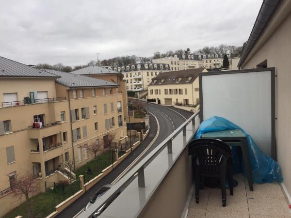 RColocation's tweet photo. [COLOCATION CERGY] Colocations chambre avec balcon chez l'habitant. uniquement pour une femme sérieuse #colocationcergy #cergy

https://t.co/FsFuz2XKAZ https://t.co/gWW4MFF64H