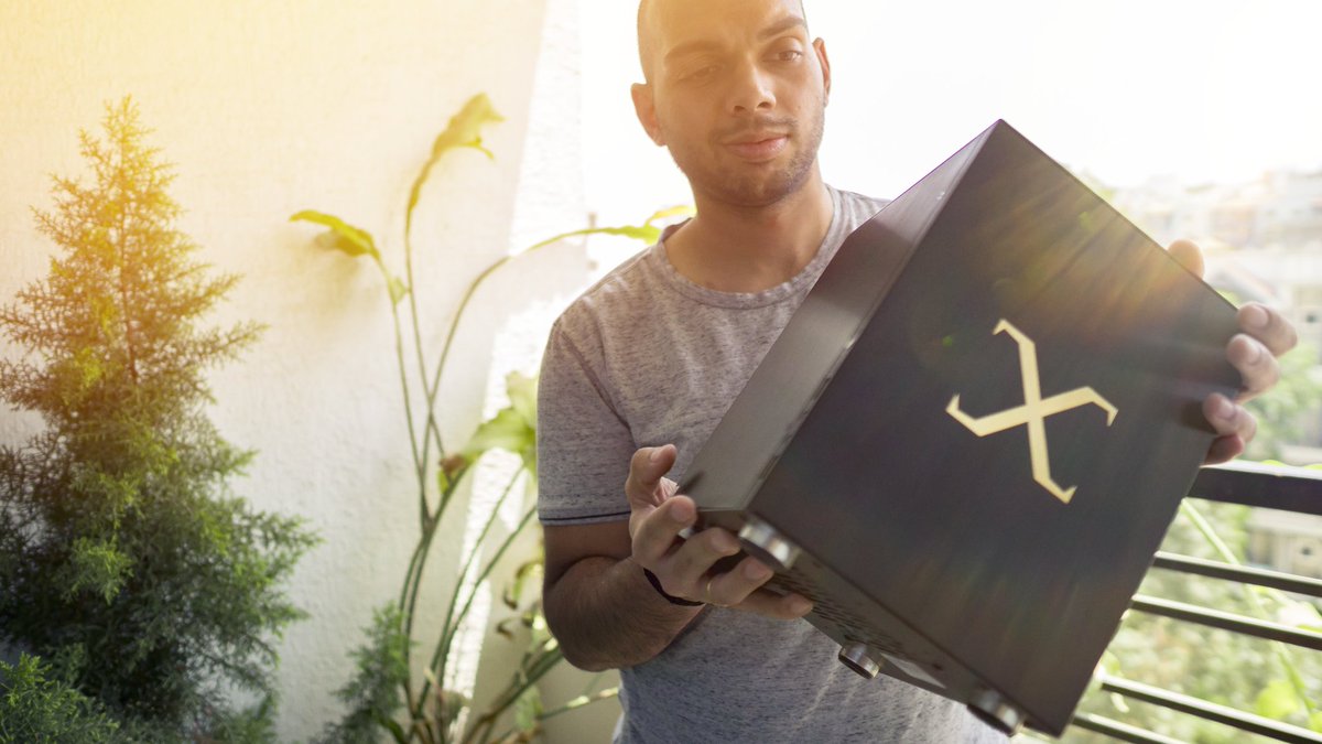 revatlas's tweet photo. Got something really interesting from @xrigpc
The X1 is unbelievably compact. Can you believe that this has an Intel i5 9400F 6 core processor, RTX 2060 GPU, 16GB RAM, 250GB SSD, 1TB HDD and more in a tiny form factor. Video coming soon :)
#revatlas #xrigpc #xrig #RTX2060 https://t.co/463P2YKebk