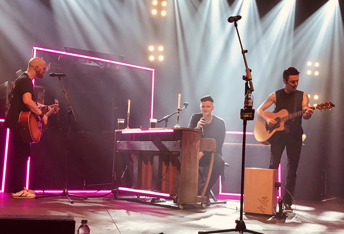 ConronSusan's tweet photo. How do these guys do it over and over again @thescript , totally fookin awesome again last night at Carlisle . They certainly know how to rock the world 💚💚💚#thescript #BestBandEver @TheScript_Danny Thank you 🙏 amazing atmosphere giving 💯 %💚 https://t.co/MIIP4ZqyTb
