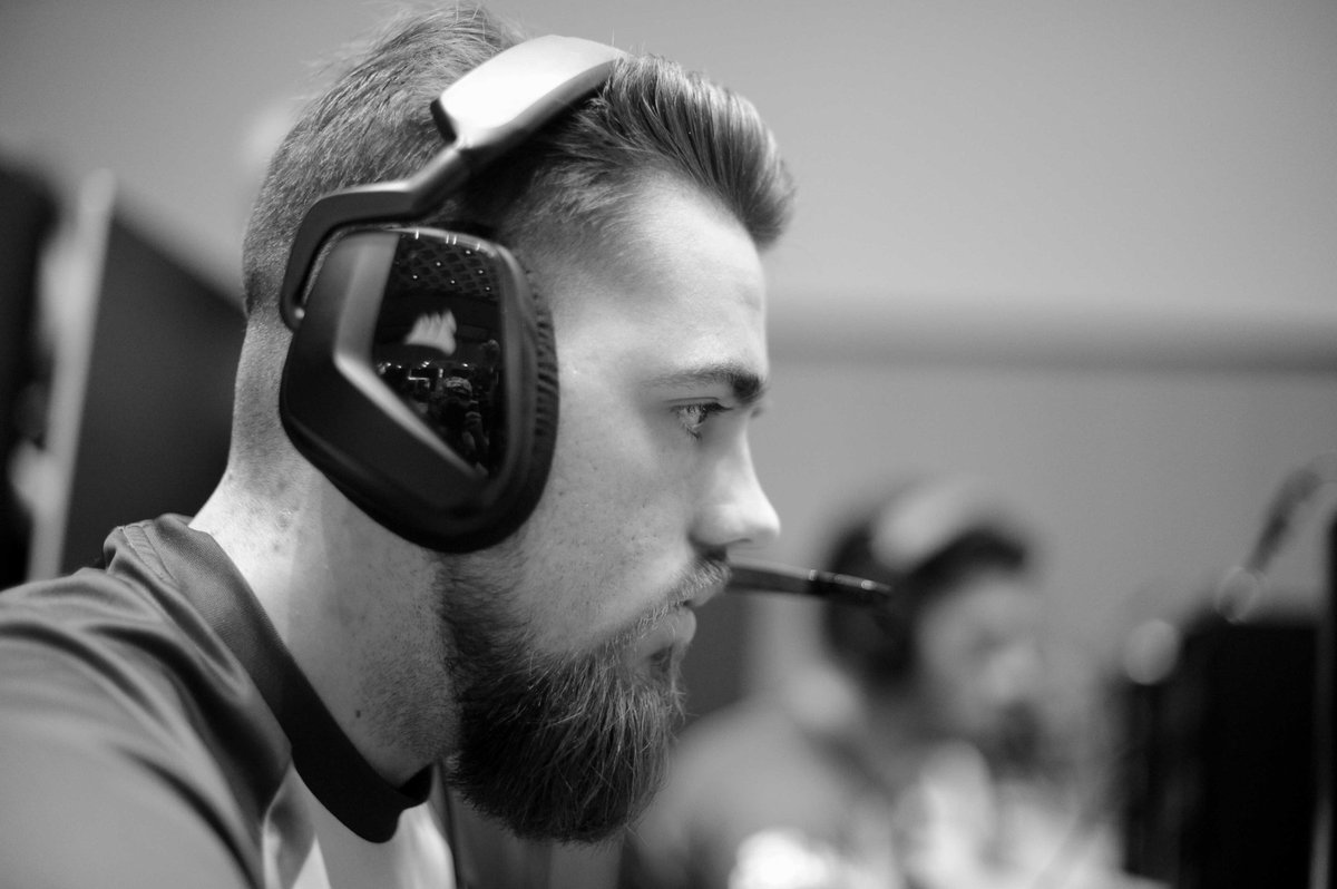 ink0l4s's tweet photo. Portrait d'un joueur @enes_corp pendant un match #LeagueOfLegends

@HeliosGamingFR https://t.co/4eHVQXdKaI