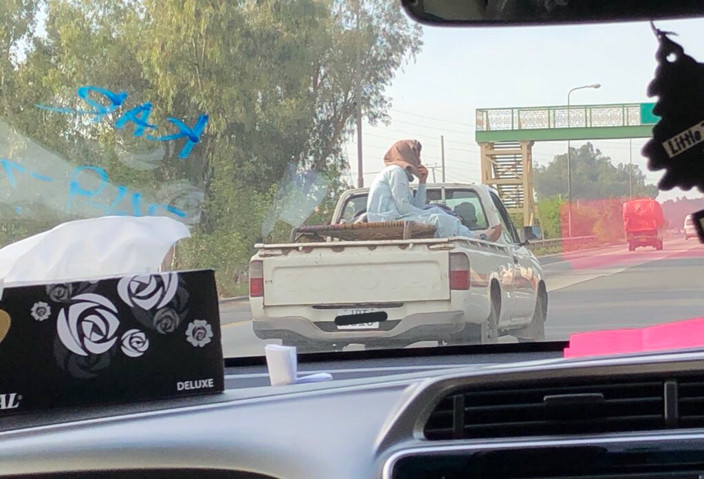 Lahorewali_'s tweet photo. So this is what I came across yesterday and that too not on local road but highway. LMO!!!
I bet this guy had the best ride of his life. And I’m damn sure he enjoyed it more than all those who were driving branded cars. 😂😂
#Pakistan #Lahore #Motorway #PakistaniLife https://t.co/DByJn5wzRf