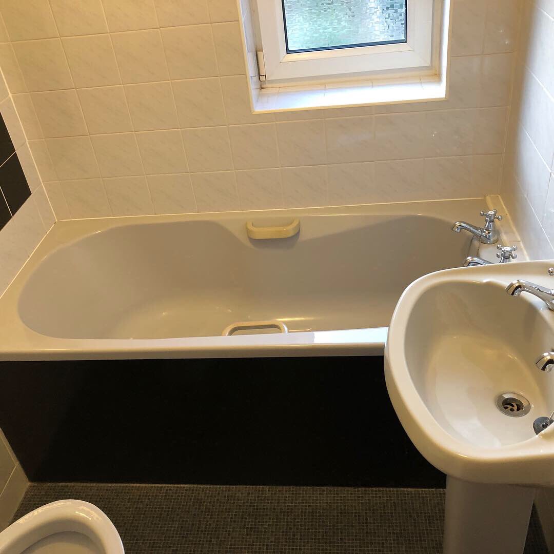 CKB_Simon's tweet photo. Dated bathroom redesigned into modern shower room 😍 https://t.co/rzySVZKVDs