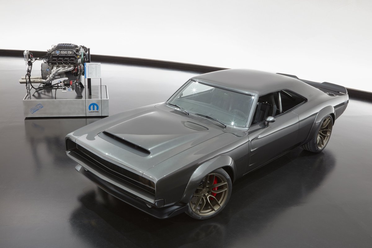 StellantisNAEsp's tweet photo. ¿#SabíasQue los motores #Hellcrate y #Hellephant de @OfficialMopar pueden ser acoplados en vehículos fabricados antes de 1976, proporcionando 707 y 1,000 caballos de potencia, respectivamente, a modelos con más 40 años de antigüedad? https://t.co/JNLayPO4lr