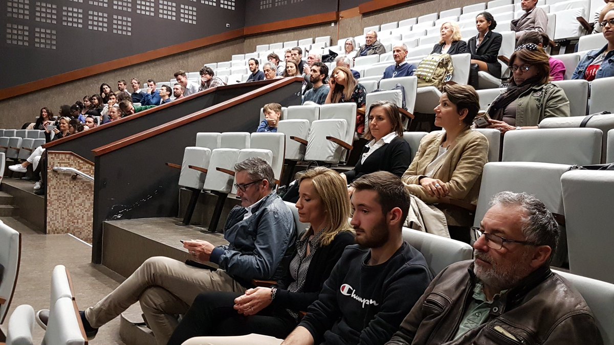 umontpellier's tweet photo. #WaterTechHackathon Soirée de restitution de l'hackathon par Eric Servat, directeur du Kim Waters @MuseWaters @IsiteMUSE @umontpellier, en présence des lauréats et des participants de l'hackathon dédié à l’eau https://t.co/1E4EihlQvb