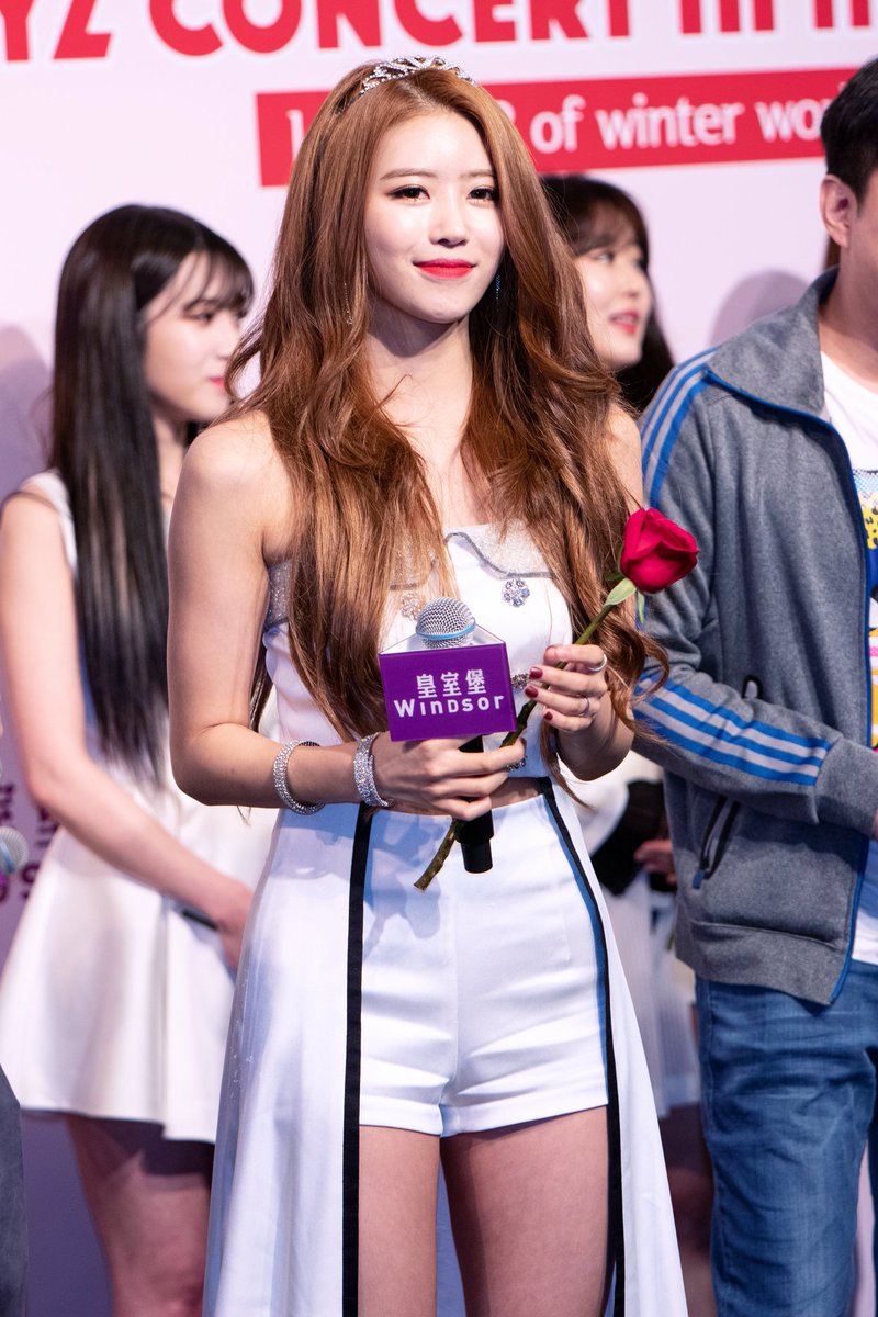 chwskyblue's tweet photo. 「皇室堡 x LOVELYZ 2019 CONCERT IN HONG KONG – Lovelyz 3 of winter world」記者會
#Lovelyz #李美珠 #美珠 #이미주 #leemijoo #mijoo https://t.co/upH7F5gzb8