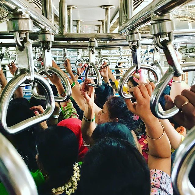 RachelKlein's tweet photo. And it isn’t even rush hour. #mumbai #westernrailway #traintravel #india https://t.co/ZiJ9BB65J9 https://t.co/uZyUtdVEip