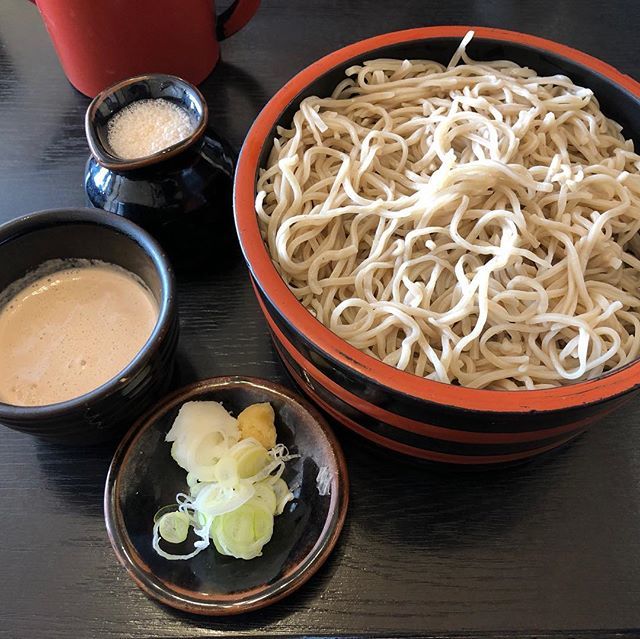 ch_un_st_ar's tweet photo. #いつかの #長野 #出張 で食べた #佐久の早苗 の #雷電そば 二人前

#overeating
#chungram https://t.co/prjjqmDpAx by Instagram https://t.co/1yvXVIg703