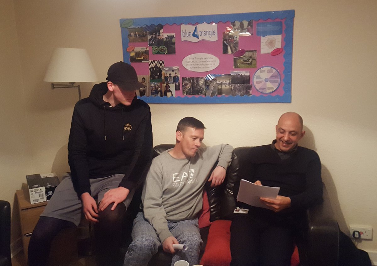 RenHomeless's tweet photo. Here is Duncan, a homeless prevention officer with Renfrewshire Council.
He's been spending a lot of time listening to the views of young people with lived experience of homelessness.
Be like Duncan.
@bluetriangleHA @RenCouncilNews https://t.co/kUaZCSNg7N