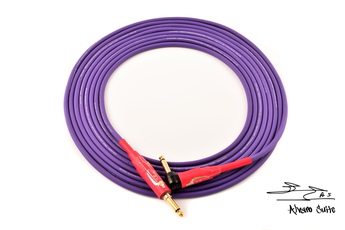 UroCables's tweet photo. Cable Siganture diseñado por el guitarrista @SuiteAlvaro, junto al equipo de Uro. Único, exclusivo y la tecnología de vanguardia se aúna en el "Signature Suite". Diferentes medidas para un cable de la más alta calidad. Puedes verlos en nuestra web https://t.co/Keg4cmqp0A https://t.co/Ex9uoN5jhe