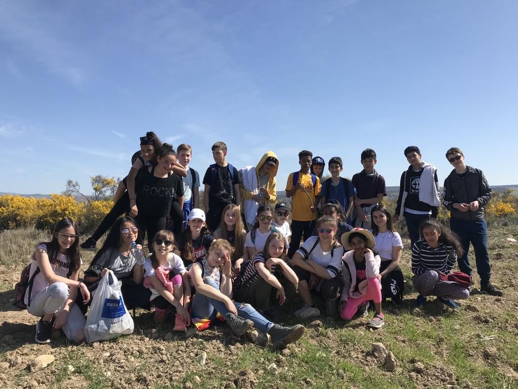 TheKingstonAca's tweet photo. A beautiful walk up the mountains yesterday for year 8 ☀️ #hacesol https://t.co/SWaKldQIXo