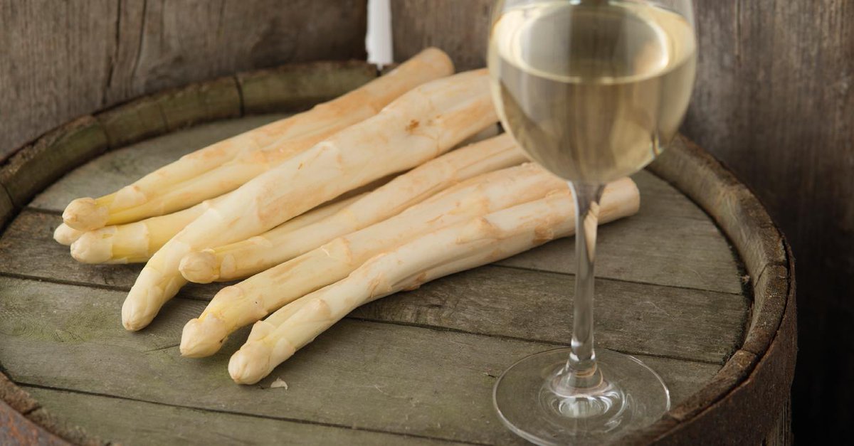 Wijnmans_BV's tweet photo. Weet jij welke #wijnen bij welke momenten passen? #Wijnmans wel! 🍷 Gedreven door jarenlange ervaring en persoonlijke passie zoekt Leon in den Kleef voor de klanten van Wijnmans altijd en overal naar de beste wijnen. https://t.co/RoBnSUC8Ue https://t.co/N6MuxowB1x