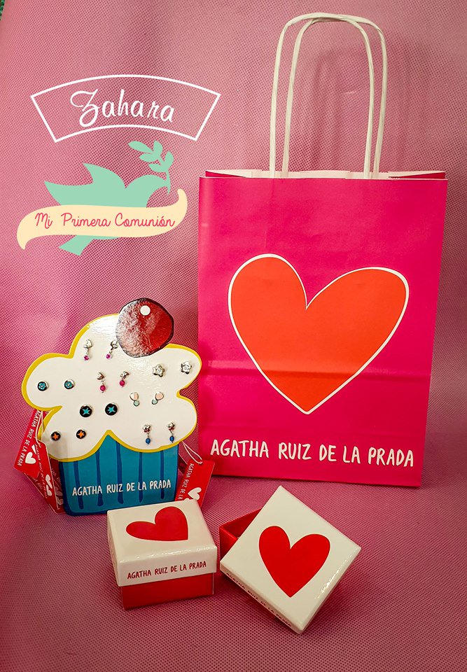 ComprasCriptana's tweet photo. Se aproximan la #Comuniones y Zahara Perfumería y Complementos te propones varias ideas para regalar en una ocasión tan especial🎁🛍 ¡Compra en el #ComercioDeCriptana! https://t.co/sdXjpXEdH5