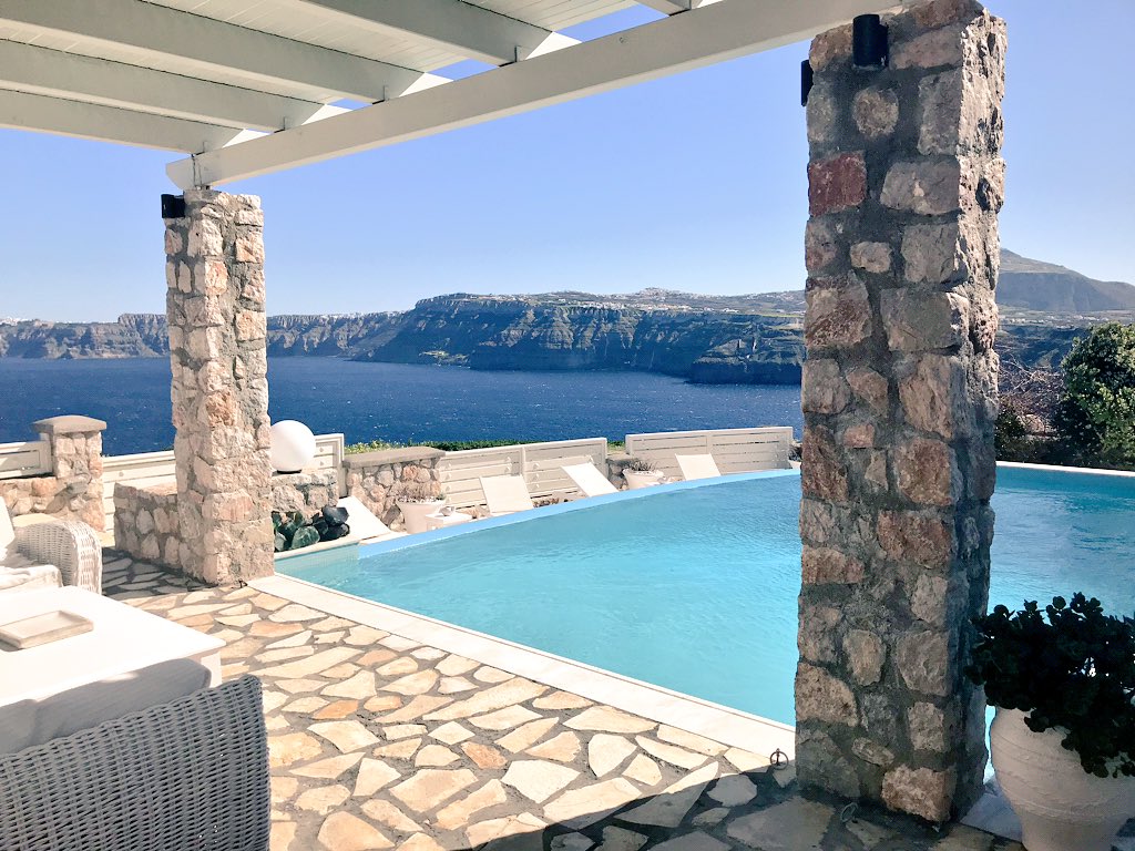 RedianaZ's tweet photo. This Diamond luxury home in Santorini is nothing short of spectacular, 5 bed 5 bath in Akrotiri by the ancient ruins and the red sand beach. With views of the volcano in the distance, the Greek island dream is a reality with @diamondresorts #diamondluxury #thehomecollection 🇬🇷 https://t.co/TllFIEj77S