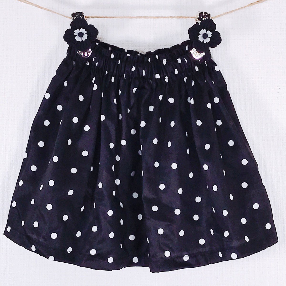 kids_mono's tweet photo. ドット柄スカート。
“スタイリッシュな中にも子どもだからこそ着こなせる遊び心を”mono kids life
https://t.co/Lq0kkyu4Le
#フォーマルにもカジュアルにも
#ハンドメイド #monotone #子ども服  #スカート #monokids https://t.co/r85sPxwXyo