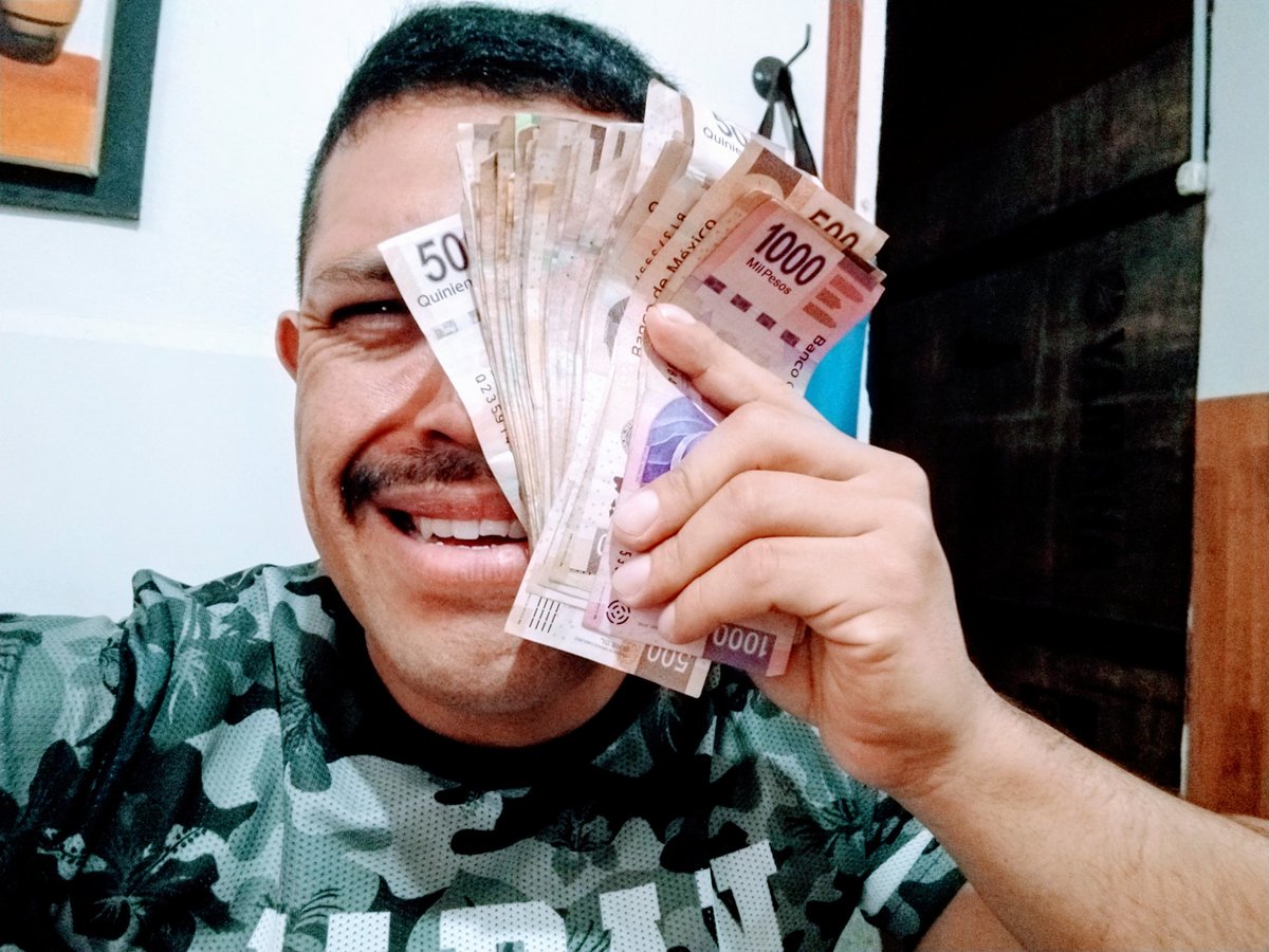 ChilangoJaibo's tweet photo. Saludo para todos lo que no eh cogido y hablan mal de mi en redes sociales obviamente anónimamente en mi cara nada @ChilangoJaibo https://t.co/xhdhhQMimk