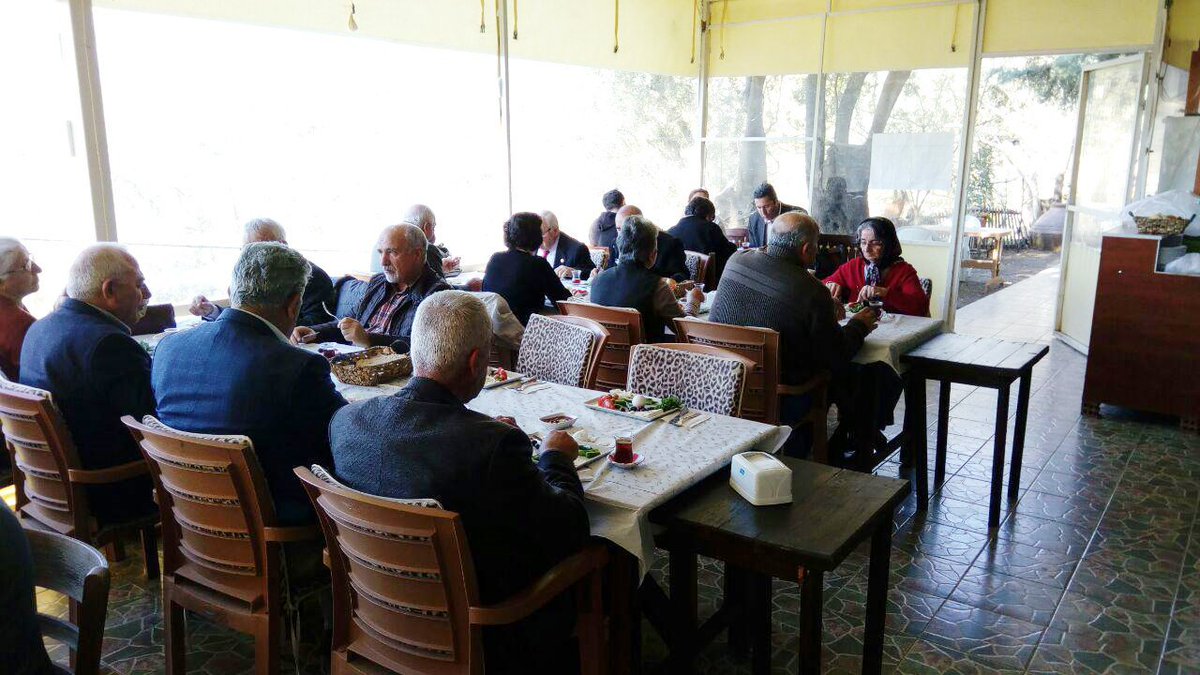 HDPBalikesir's tweet photo. Adaylarımız Alevi Örgütleri temsilcileri ile kahvaltıda buluştu...
Pir Sultan Abdal Kültür Derneği Genel Başkanı Gani Kaplan ve Gyk üyesi Özgür Kaplan, HDP MYK üyesi Çilem Küçükkeleş de kahvaltıya katıldılar… 
#BirlikteDemokrasiye https://t.co/fFtJ0a0Y68
