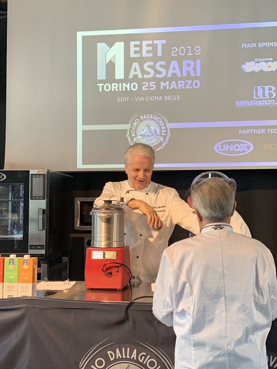 Oggi al #meetmassari <a href="/iginiomassari/">Iginio Massari</a> farà uno showccoking con le farine <a href="/mlDallagiovanna/">Molino Dallagiovanna</a>