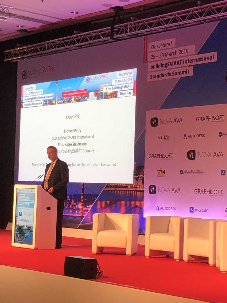 buildingSMARTIn's tweet photo. Rasso Steinmann is delivering a welcome address to the audience. Very positive growth and engagement in Germany. #bSIDUS19 https://t.co/yYEnbyh4bU