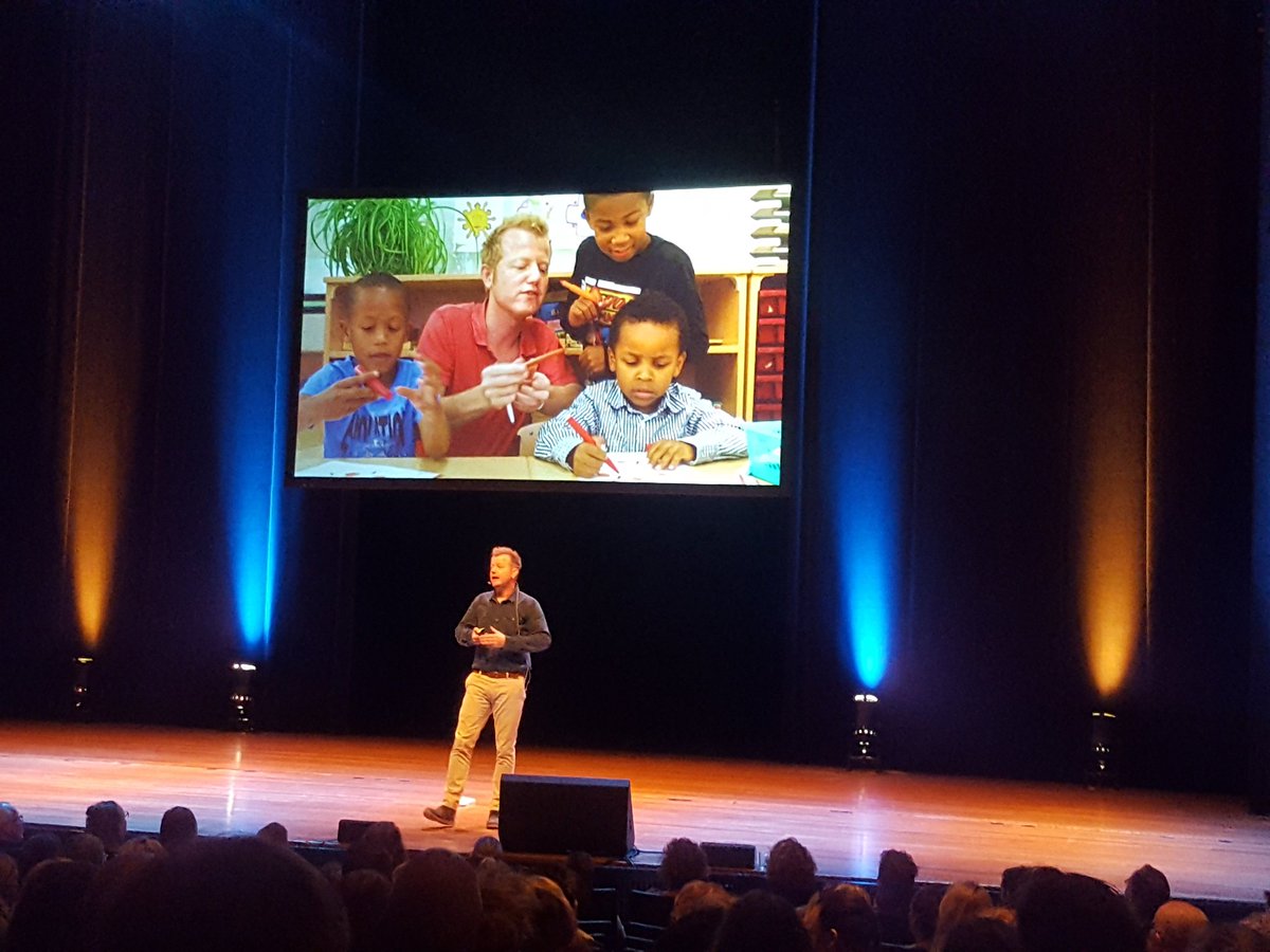 Proloog_lwd's tweet photo. Leuke start door #meestermark in de Harmonie! #prolooginbeweging #studiedag #inspiratiedag #proloog https://t.co/MVsQuxh5IW