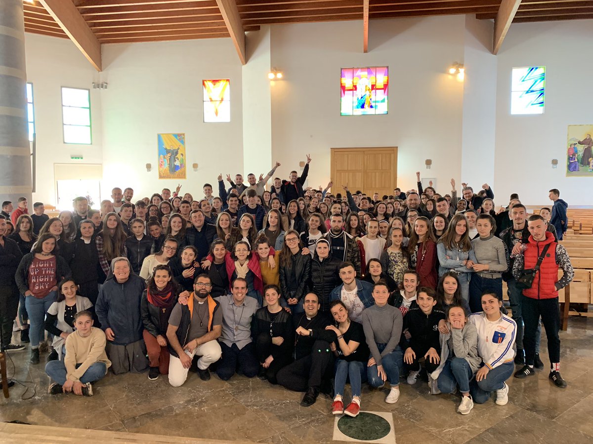fathercristiano's tweet photo. Outstanding days of mission in Albania! Young people: the “now” of God! #Shalom  

Dias impressionantes de missão na Albânia! Jovens: o “agora” de Deus! https://t.co/DXJ6kyt9aZ