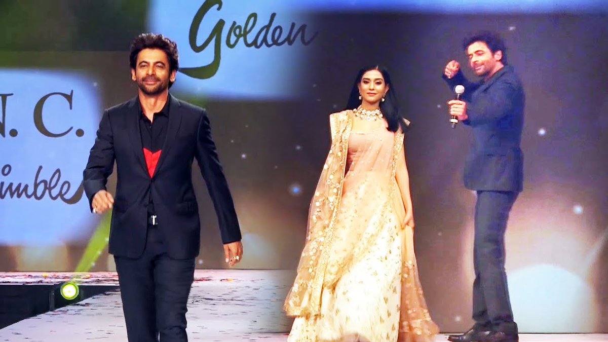 BollySpy's tweet photo. #SunilGrover And #AmritaRao At Fevicol #CaringWithStyle | #Cancer Patients Aid Association (CPAA)

@WhoSunilGrover @AmritaRao #Bollywood #BollywoodNews #Bollyspy 

Watch Video 👉 https://t.co/Wd3zybYBtc https://t.co/mLj3bpLtVA