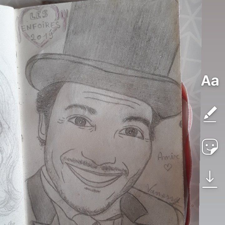 EsteletVanes's tweet photo. 2 petits portraits en souvenirs des @enfoires , toujours super contentes d'avoir vu @claire_keim et @Amir_Off , on espère que les dessins vous plaisent 😊📝🖊✏❤ https://t.co/EFPjvSpd5h