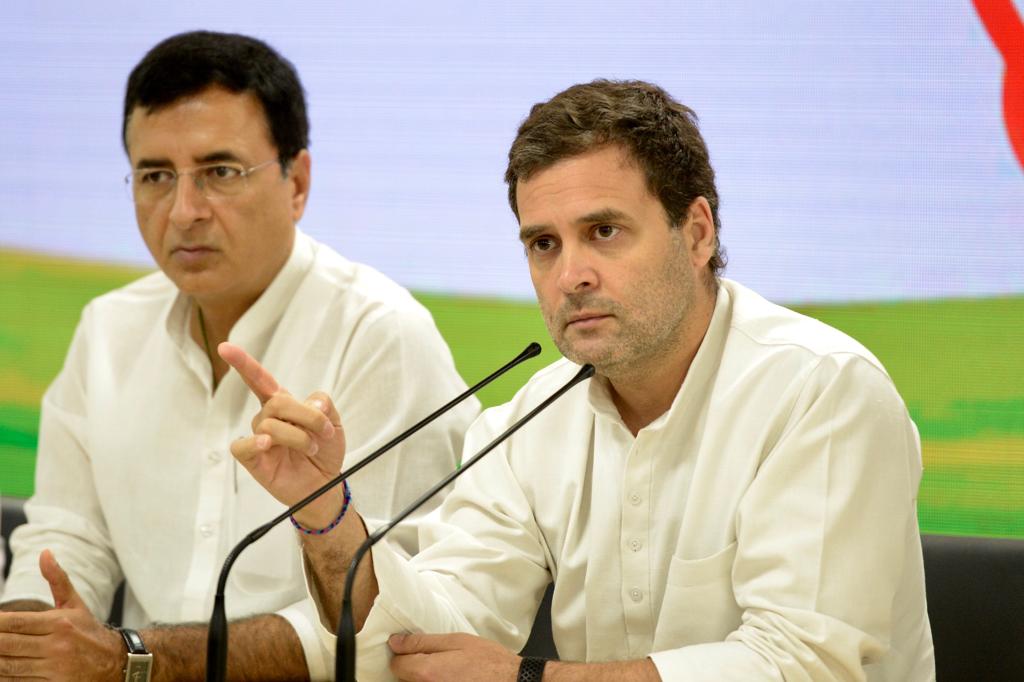 INCMaharashtra's tweet image. Congress party promises that 20% of India’s most poor families will directly benefit under #MinimumIncomeGuarantee scheme. Yearly 72,000 rupees will be deposited in their bank accounts. More than 25cr people will benefit out of this: CP @RahulGandhi 
#RahulForBehtarBharat