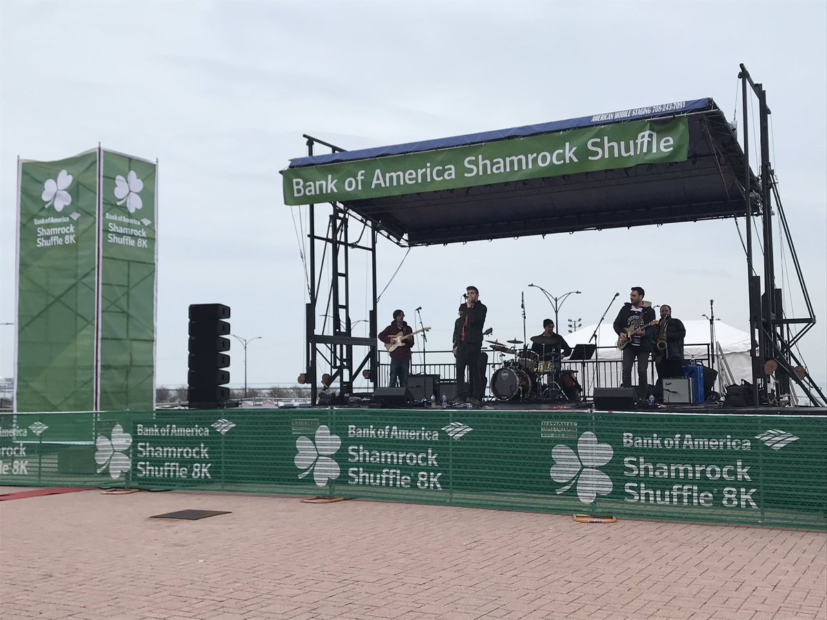 Julia_Ge1's tweet photo. Le Master @MC2_Assas est à Chicago ! 🍀Très bonne expérience de bénévolat pour le Shamrock Shuffle 8K ce matin 🏃🏼‍♀️🏃🏾‍♂️🍀! #MC2 #MC2inChicago https://t.co/wdc5GfOgWt