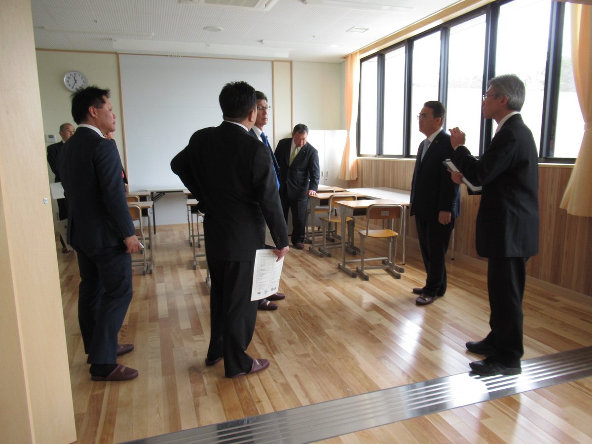 大村秀章 Twitter પર 高等部の教室です バリアフリーになっています 瀬戸つばき特別支援学校にて