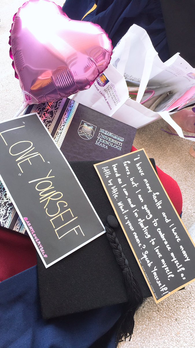 frdfuad's tweet photo. [ #LoveYourself #SpeakYourself ]

Brought my self made hand banners and also my BTS hand banner to my graduation, and some boys that saw it showed disgust.

“Apa benda kpop2 ni?”
“Hekeleh sempat nak promote kpop”

Lemme tell you guys, I’m here to promote self love https://t.co/iPZuakYYEs