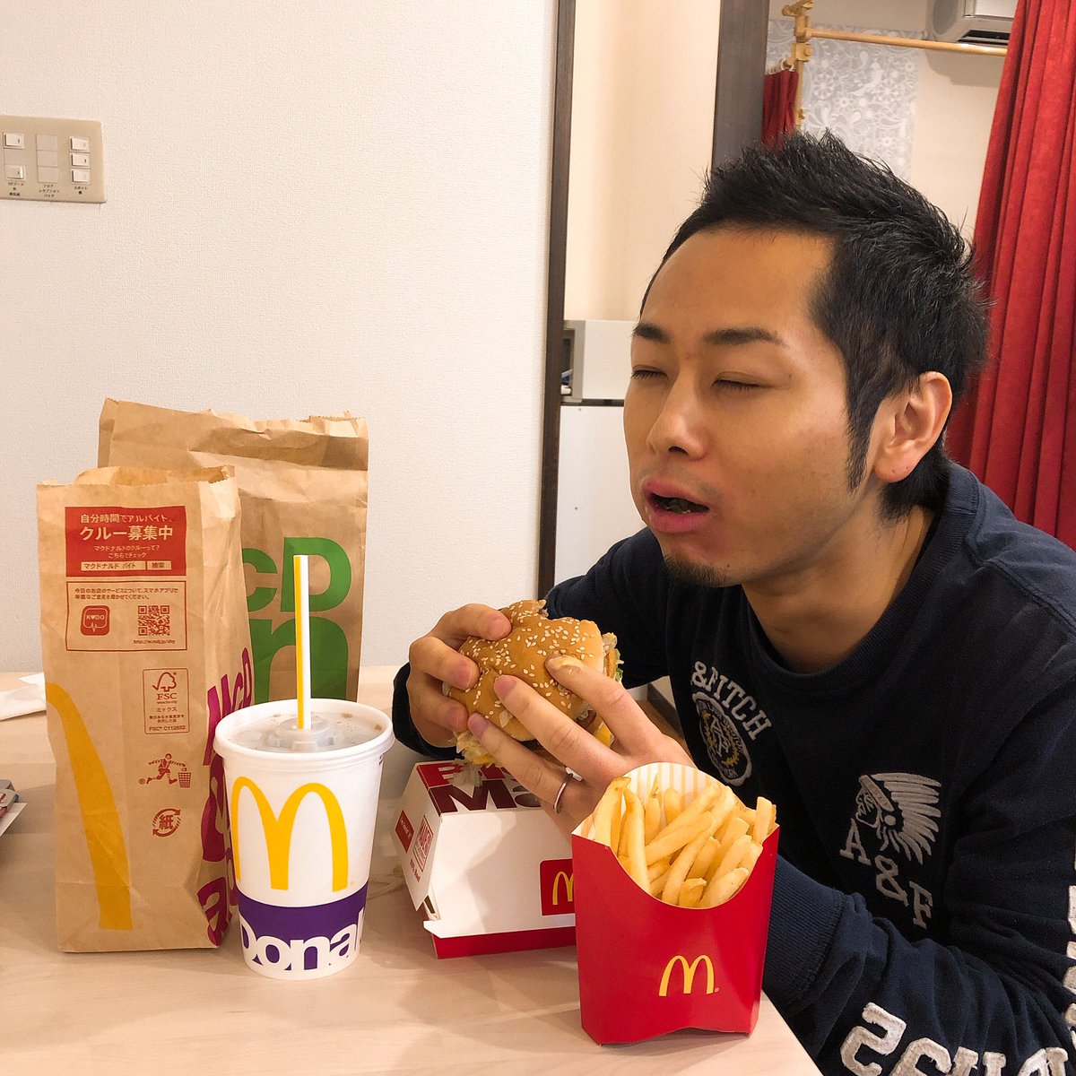 たからさんのツイート 体に悪いものって うめぇーーーーーーぇぇええぇえ Part2 今日のメニュー ビックマック ポテトm コーラ 690円