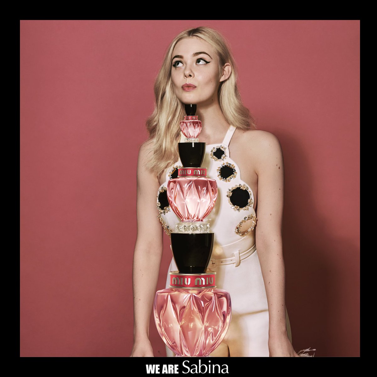 Déjà-MIU?

Elle Fanning vuelve con un nuevo con para Miu Miu Twist, la nueva fragancia. Sensual y sorprendente, Twist es un giro inesperado del espíritu de Miu Miu Eau de Parfum.

 #MiuMiuTwist #WeAreSabina