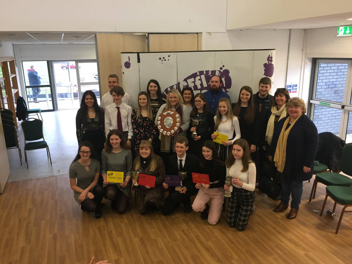 cffisirgar's tweet photo. Diwrnod llwyddiannus iawn i aelodau CFFI Sir Gar yn Wyl Siarad Cyhoeddus CFFI Cymru dydd Sadwrn 👏🏆🥇
Nifer o dlysau yn dychwelyd i’r Sir gan gynnwys Tarian Ffederasiwn Buddugol yng nghystadleuthau Siarad Cyhoeddus Cymraeg a 3ydd gwobr yn Tarian Buddugol yr Adran Saesneg!! https://t.co/SdpMBFPkzO