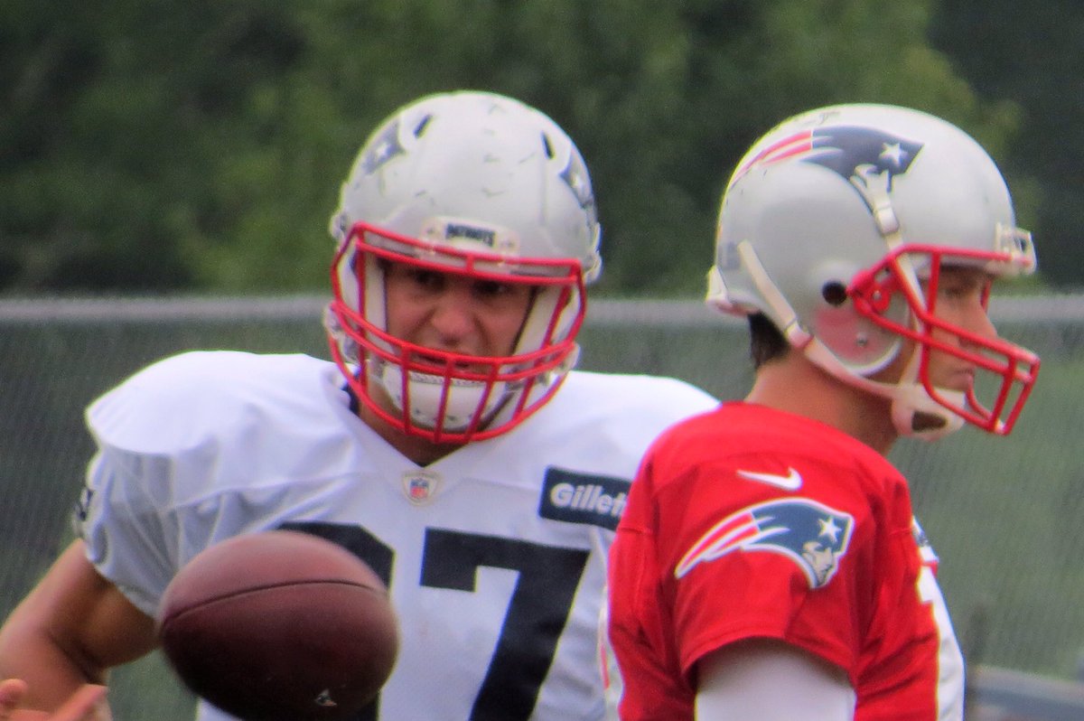 ALICIAH23's tweet photo. @TedWellsMustach @RobGronkowski Such an amazing picture I got of him @RobGronkowski at one of the VIP practices in Foxborough I went to .... it just won’t be the same without him. But what a gift he gave us #PatriotsNation to continue to play through everything he did. All we do now is say #ThanksGronk ♥️💙♥️ https://t.co/1bn3UEi7ke