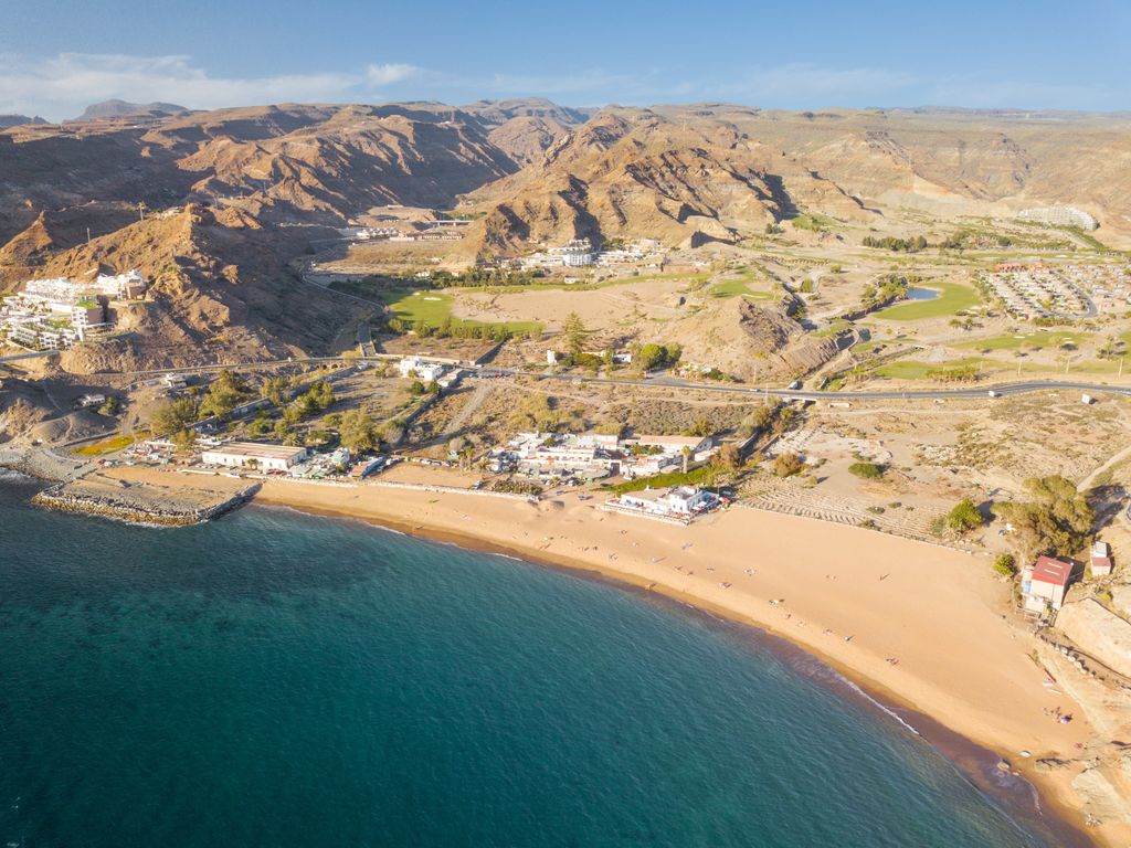 Seagull eye view of the 'new' Tauro beach in south #GranCanaria
...
#CanaryIslands #GRANCANARIAINFO #greatdestination #beach #Playadetauro #taurobeach #visitspain #latitudeoflife #thebestclimateintheworld #instatravel #travelling