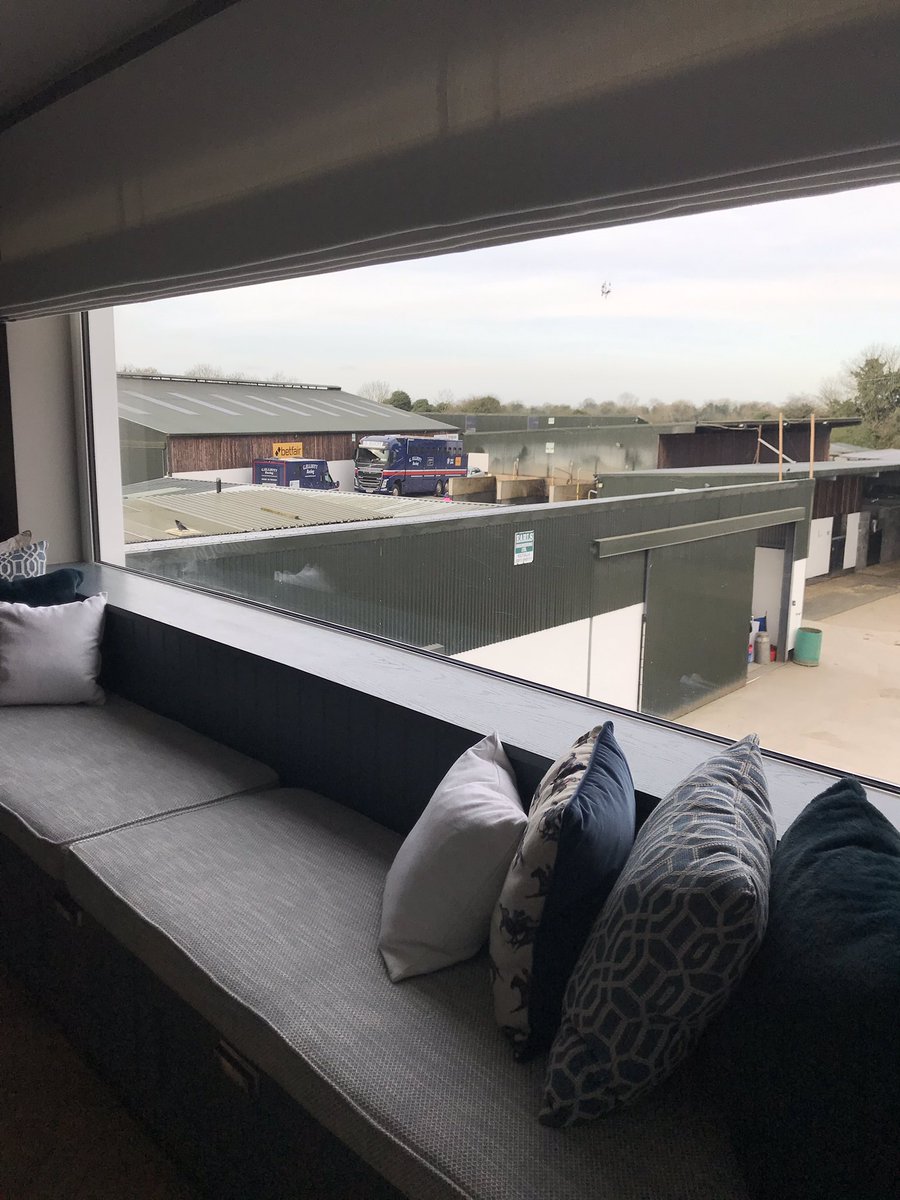 724_R_'s tweet photo. The magnificent new owners lounge in @gelliott_racing Cullentra House Stables. No expense spared, top quality craftsmanship and cabinetry https://t.co/bKm2NxMbSp