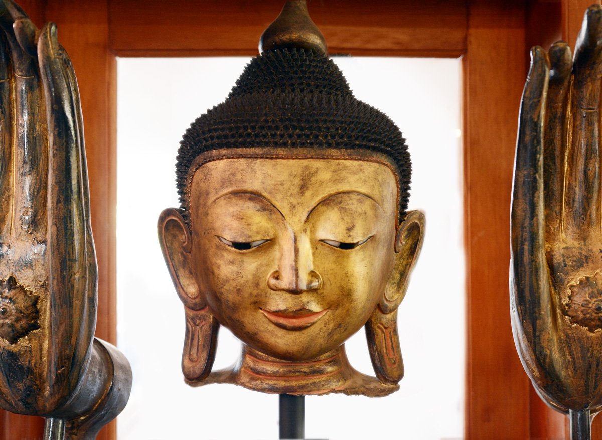 MNivesha's tweet photo. Drop past Montra Nivesha Fine Arts Shop to see some of the beautiful objet d'art and jewellery. It's curated by the owner, Mme Tan Sotho, who's an Khmer arts expert. The statues will be a great focal point for any room!
@MNivesha 
#antiques #art #siemreap #fineart #cambodia https://t.co/ciB57iaMkk