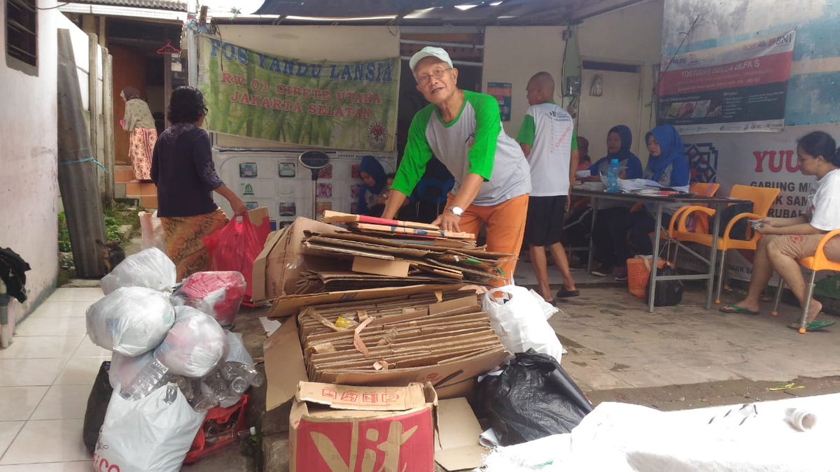 mb4d_21's tweet photo. Mari Kita jaga bumi Kita dengan mengelola sampah Kita
#agpearthHour
#connect2earth
#earthhour2019
#earthhour
#agpeduli 
#changeclimatechange https://t.co/klo1dnCPwb