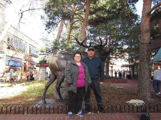 goldenagetravel's tweet photo. Enjoyed walking the #PearlStreetMall, #Boulder. Here's a pic of us in front of one of their many sculptures..  https://t.co/cYiiCqXoDl . Read more  on my post. #shopping #StreetPerformers #pearlstreet #colorado #PearlSt #StreetArt #Performance#StreetLevel #Denver #BoulderColorado https://t.co/QyXgv5JGtW